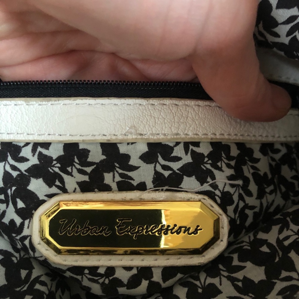 White and Gold Clutch - Picture 7 of 9